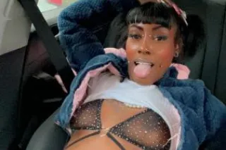 COME FUCK MY A$$ BABY IM BEGGI... - Image 3